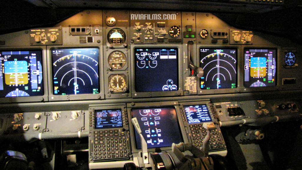 aeroplane-cockpit